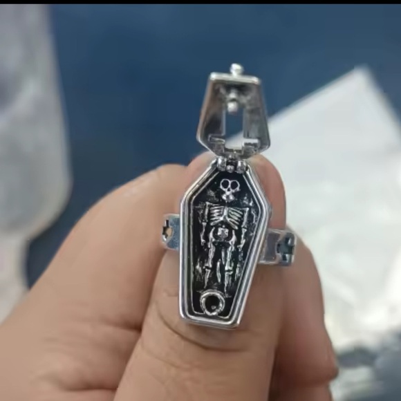 Halloween Vintage Silver Gothic Coffin Ring vampire skull - Picture 5 of 14